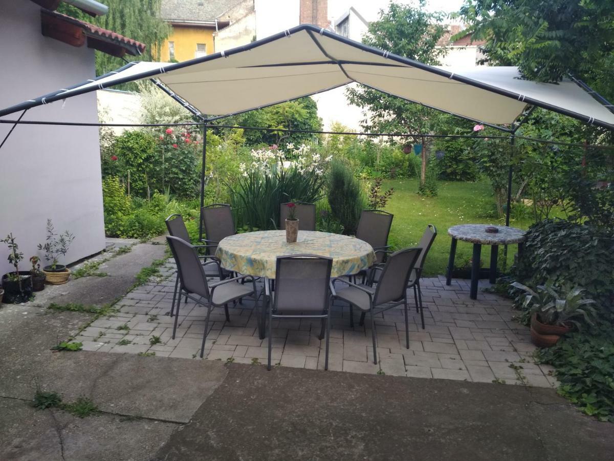 Apartman Lux Segedín Exteriér fotografie